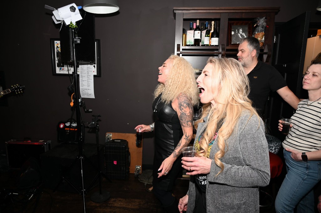 ../Images/10 jaar Ro's Barbershop 006.jpg